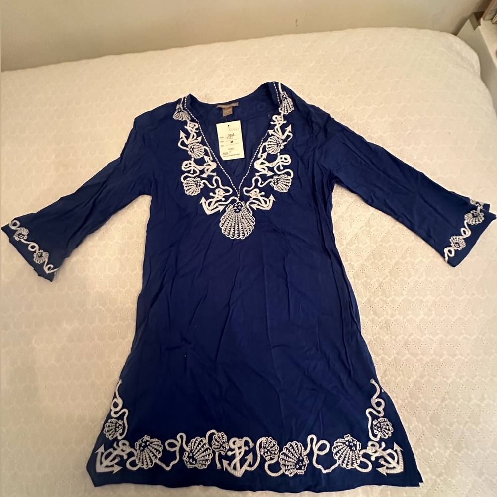 Size medium tunic new with tags